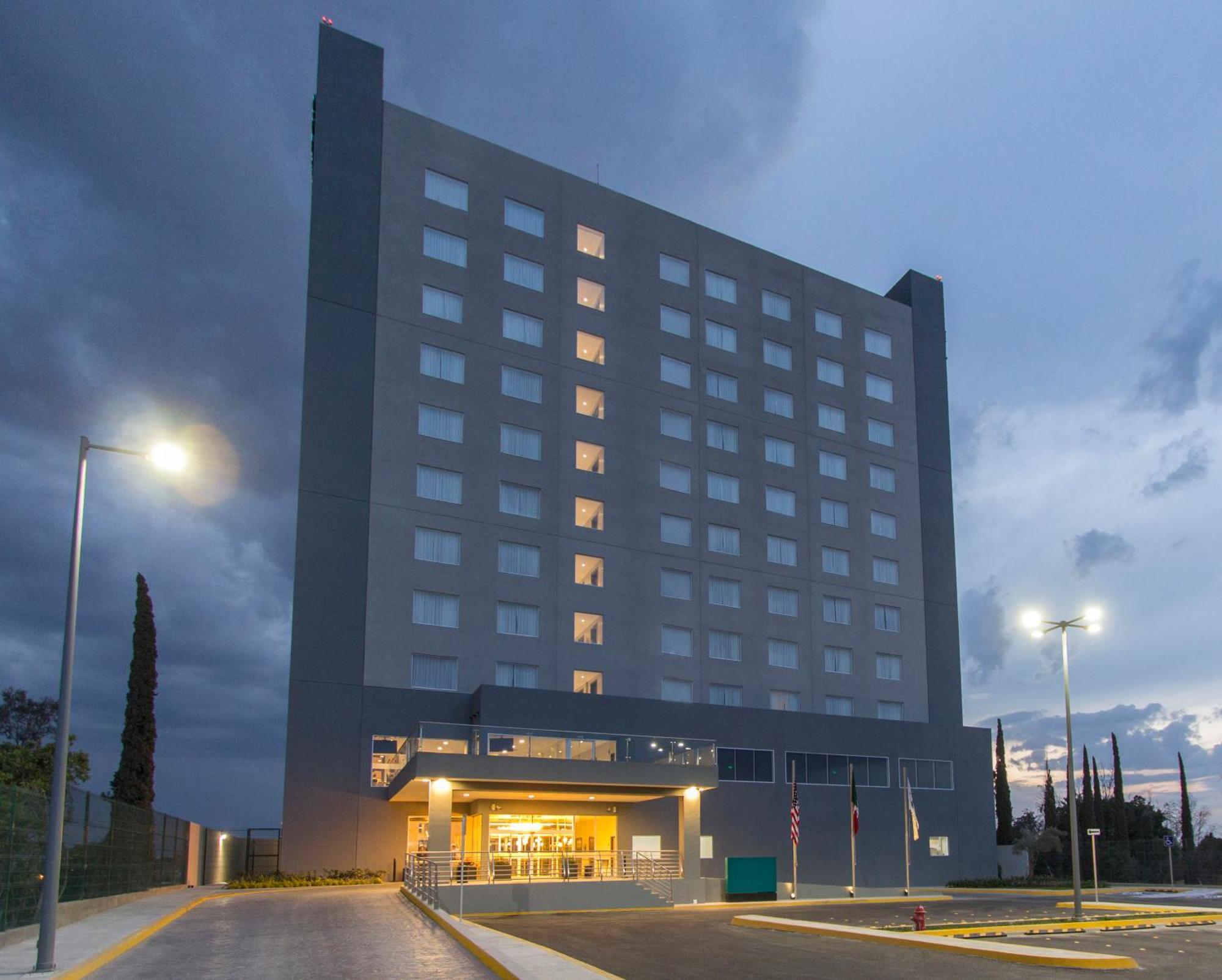 Fiesta Inn Suites Aeropuerto Del Bajio Silao Exterior foto